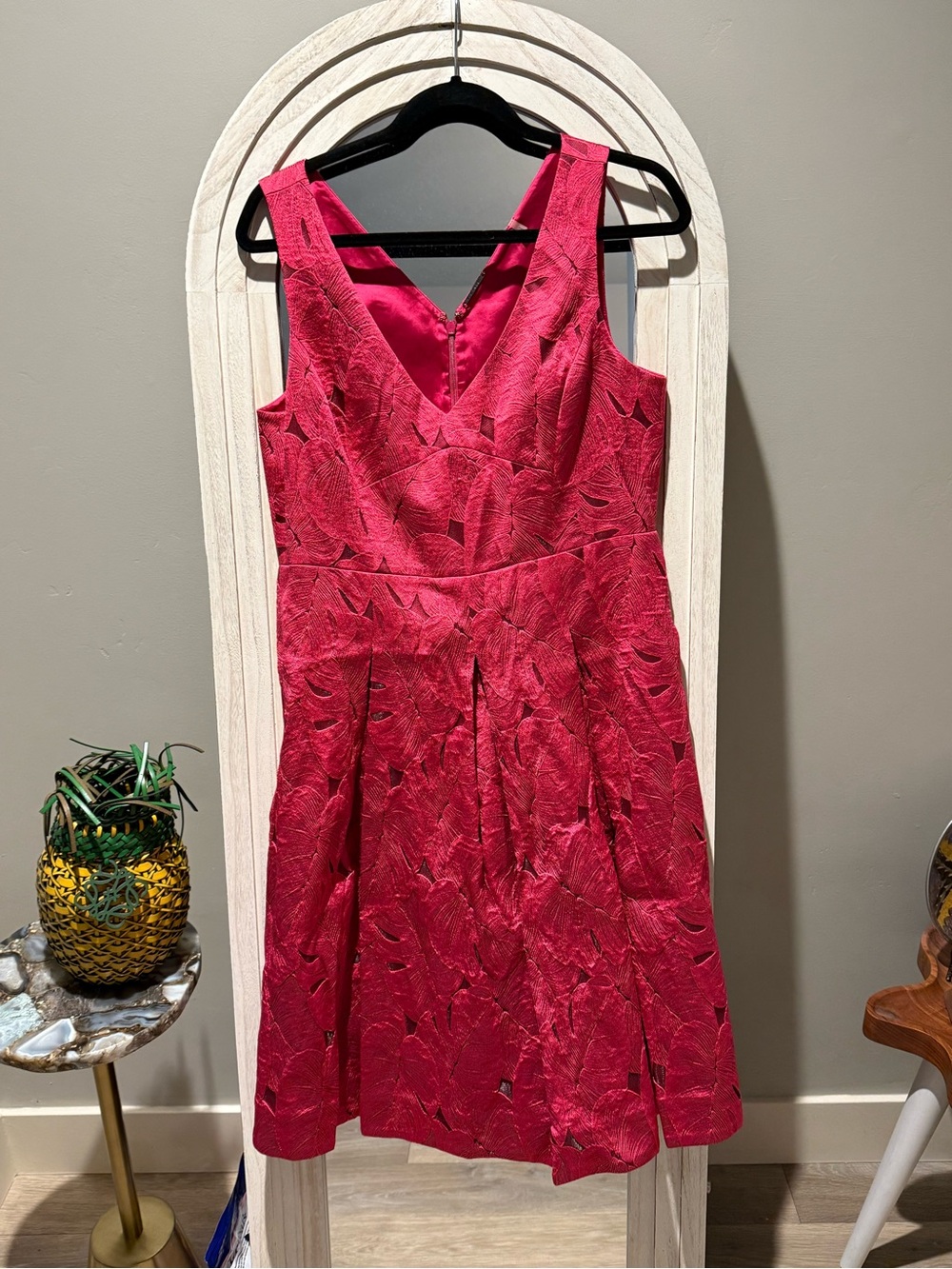 Elie Tahari Textured Fuchsia V-Neck Midi Dress